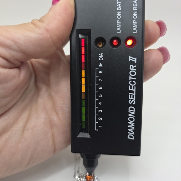 1CTW Dainty MOISSANITE SUNFLOWER Pendant Necklace - Picture 7 of 7